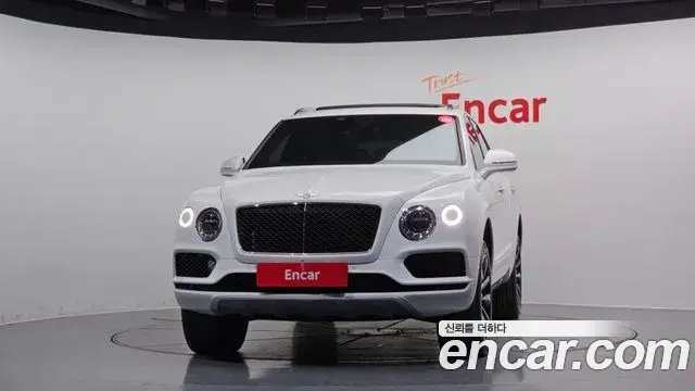Bentley Bentayga 2019 — Photo 1/20