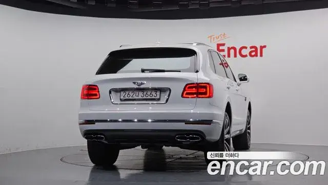 Bentley Bentayga 2019 — Photo 6/20