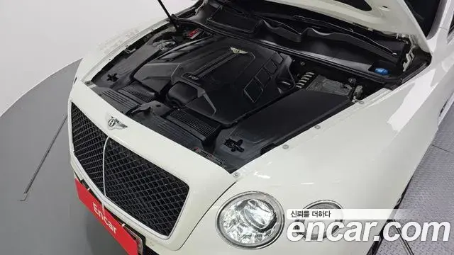 Bentley Bentayga 2019 — Photo 4/20