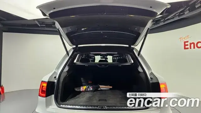 Bentley Bentayga 2019 — Photo 3/20