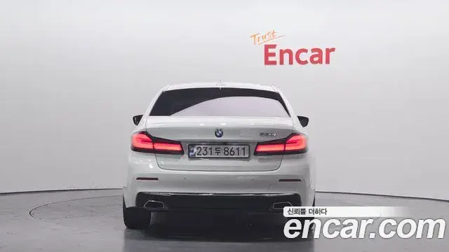 BMW 5 Series 2020 — Photo 16/20