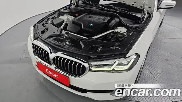 BMW 5 Series 2020 — Photo 19/20