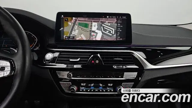BMW 5 Series 2020 — Photo 10/20