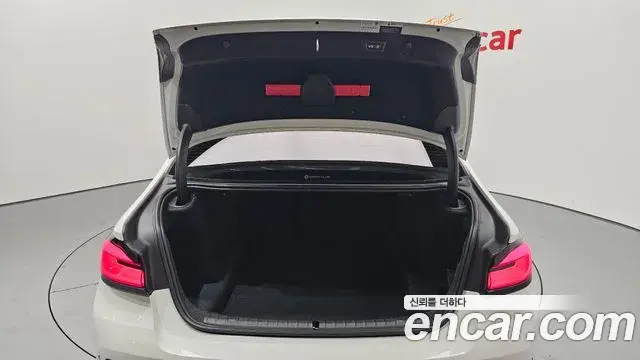 BMW 5 Series 2020 — Photo 14/20