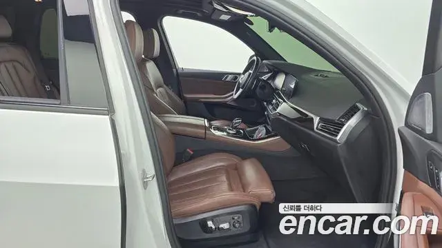 BMW X5 2019 — ფოტო 18/20