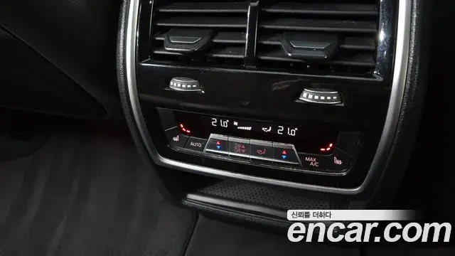 BMW X5 2019 — ფოტო 14/20
