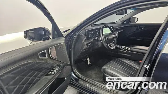 Kia K8 2022 — Photo 10/20
