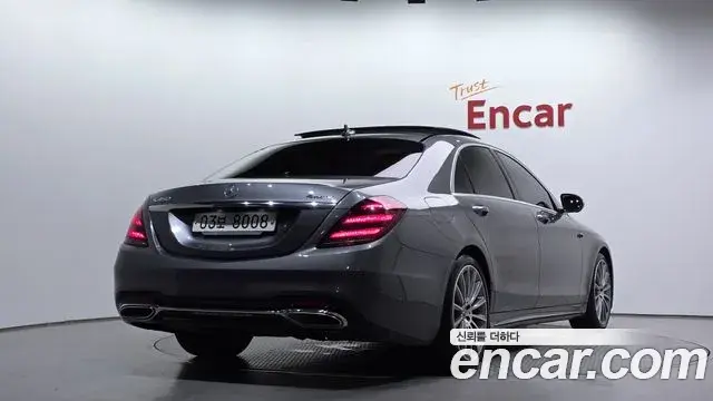 Mercedes-Benz S-Class 2018 — Photo 19/20