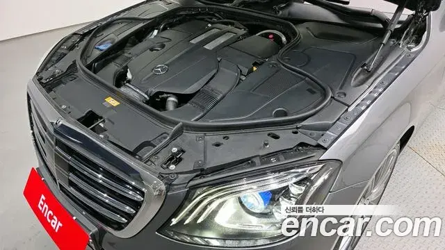 Mercedes-Benz S-Class 2018 — Photo 17/20