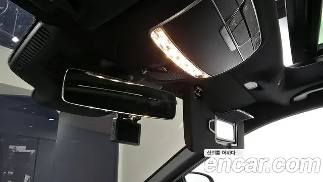 Mercedes-Benz S-Class 2018 — Photo 15/20