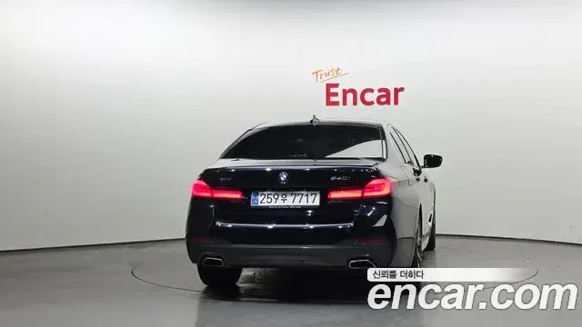 BMW 5 Series 2021 — Şəkil 13/20