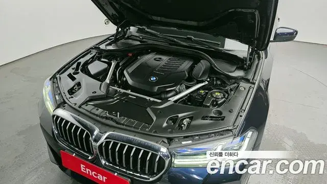 BMW 5 Series 2021 — Şəkil 12/20