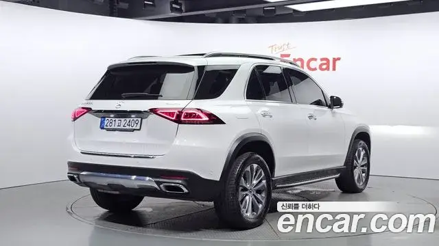 Mercedes-Benz GLE-Class 2022 — ფოტო 7/20