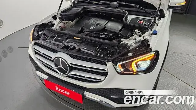 Mercedes-Benz GLE-Class 2022 — ფოტო 9/20