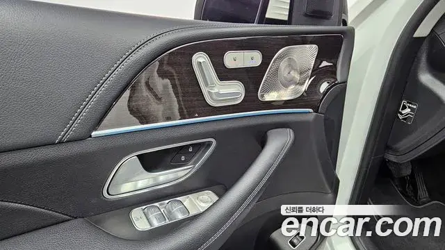 Mercedes-Benz GLE-Class 2022 — ფოტო 19/20