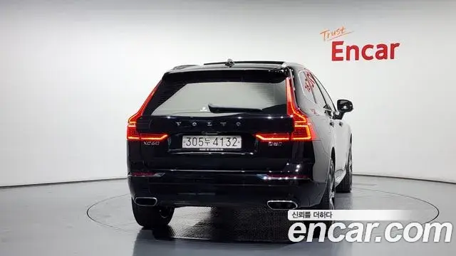 Volvo XC60 2020 — Şəkil 19/20