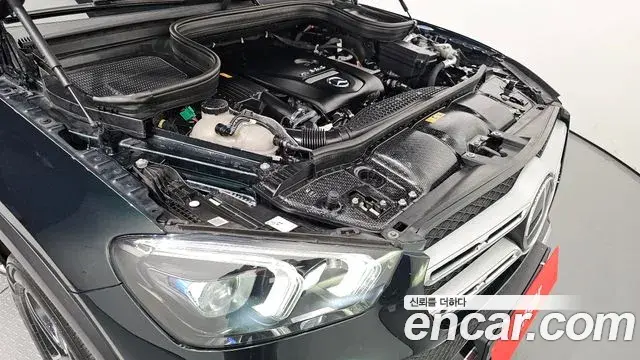 Mercedes-Benz GLE-Class 2021 — Photo 2/20
