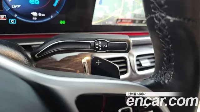 Mercedes-Benz GLE-Class 2021 — Photo 3/20