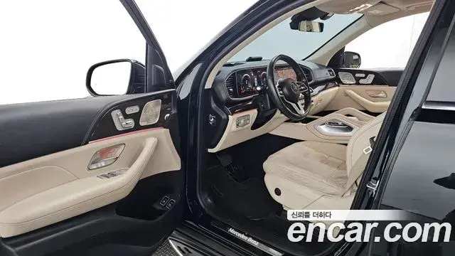 Mercedes-Benz GLE-Class 2021 — Photo 12/20