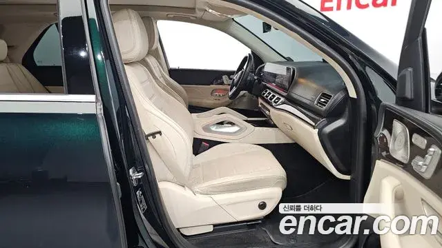Mercedes-Benz GLE-Class 2021 — Photo 9/20