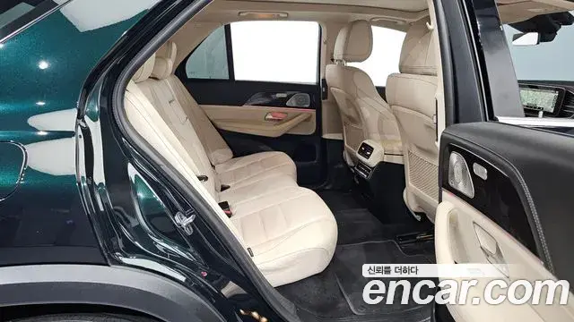 Mercedes-Benz GLE-Class 2021 — Photo 13/20