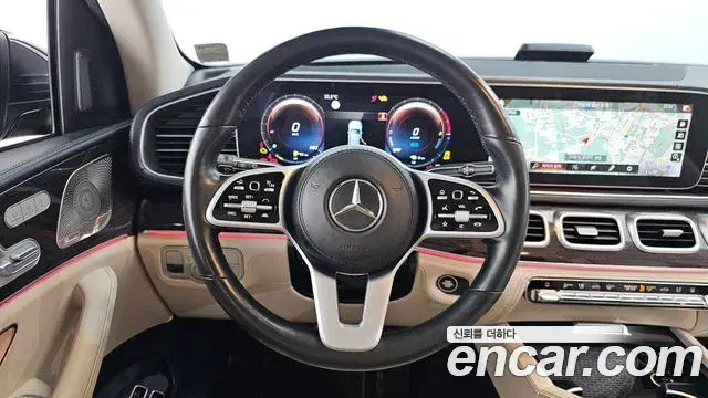 Mercedes-Benz GLE-Class 2021 — Photo 19/20