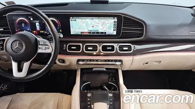 Mercedes-Benz GLE-Class 2021 — Photo 6/20