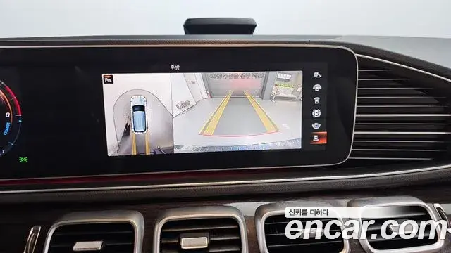 Mercedes-Benz GLE-Class 2021 — Photo 10/20