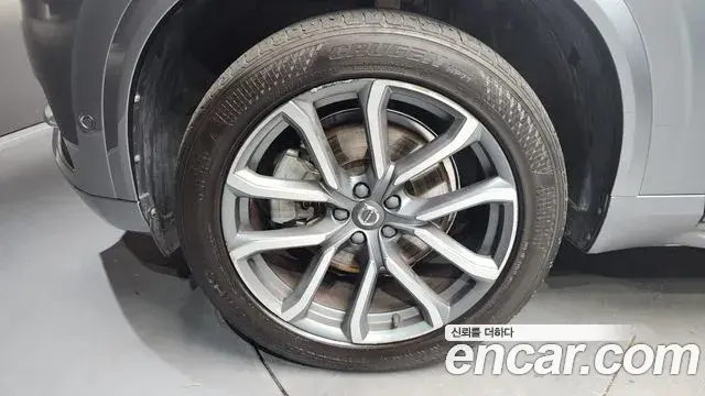 Volvo XC90 2018 — ფოტო 3/20
