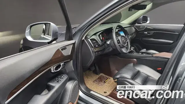 Volvo XC90 2018 — ფოტო 4/20