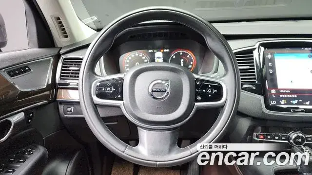 Volvo XC90 2018 — ფოტო 5/20