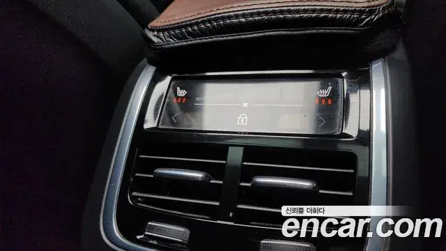 Volvo XC90 2018 — ფოტო 12/20