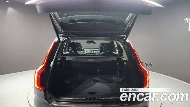 Volvo XC90 2018 — ფოტო 20/20
