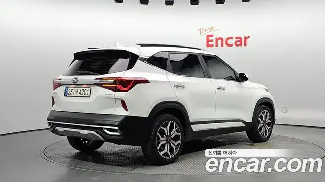 Kia Seltos 2021 — ფოტო 2/20
