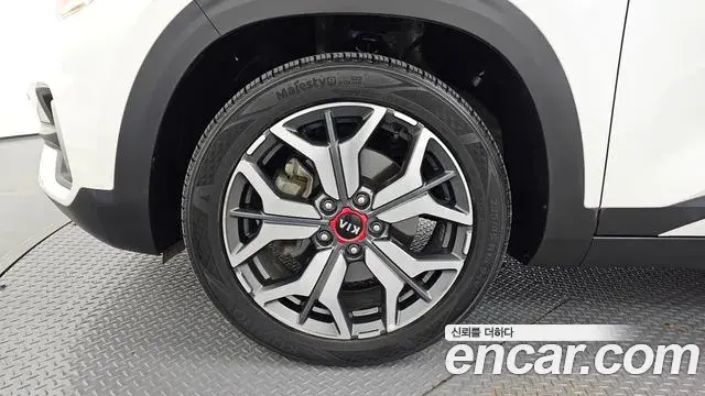 Kia Seltos 2021 — ფოტო 7/20