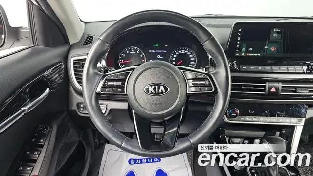 Kia Seltos 2021 — ფოტო 13/20