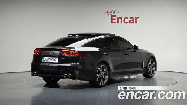 Kia Stinger 2018 — Şəkil 9/20