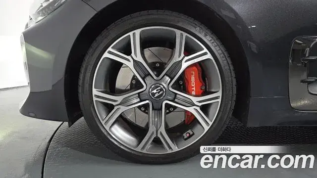 Kia Stinger 2018 — Şəkil 5/20