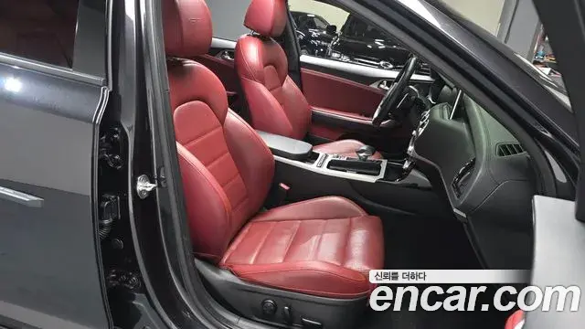 Kia Stinger 2018 — Şəkil 19/20