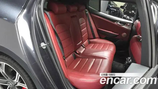 Kia Stinger 2018 — Şəkil 1/20