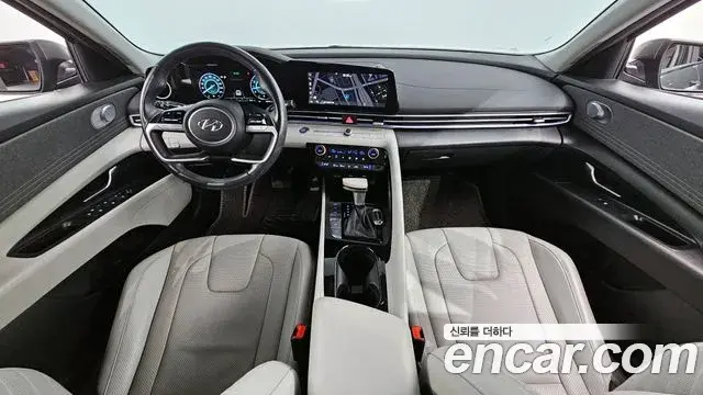 Hyundai The New Avante Hybrid 2021 — Photo 9/20