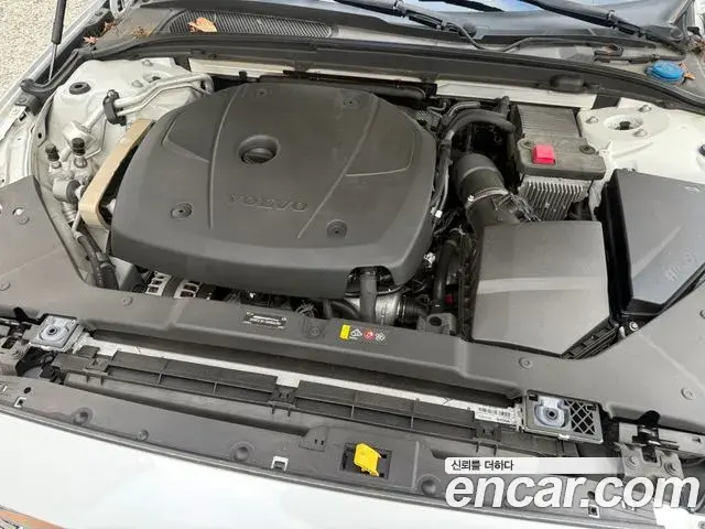 Volvo V60 Cross Country 2020 — ფოტო 6/20