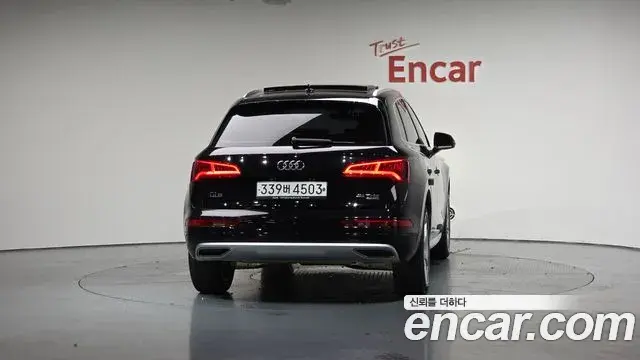 Audi Q5 2020 — Фото 4/20