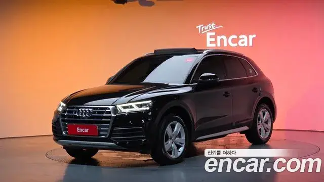 Audi Q5 2020 — Фото 1/20