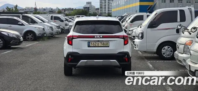 Kia Seltos 2023 — ფოტო 20/20