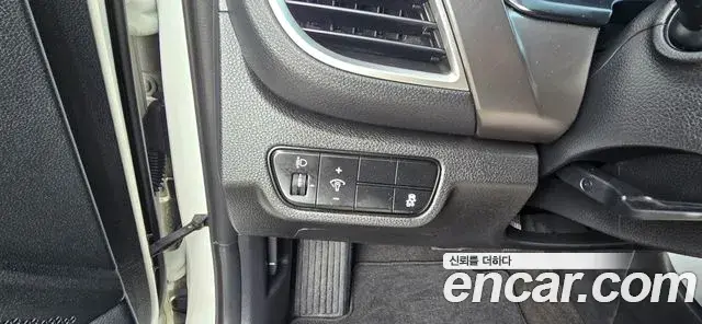 Kia Seltos 2023 — ფოტო 6/20