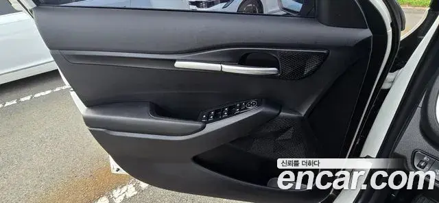 Kia Seltos 2023 — ფოტო 12/20