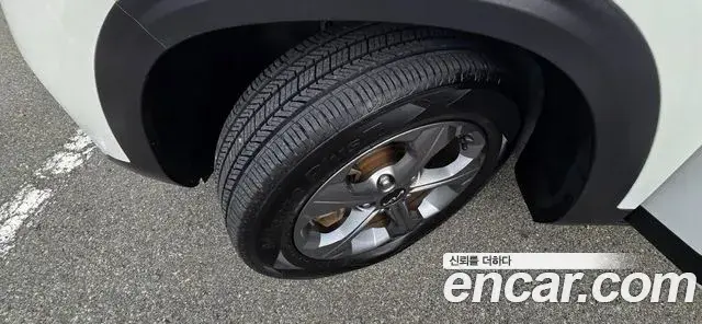 Kia Seltos 2023 — ფოტო 7/20