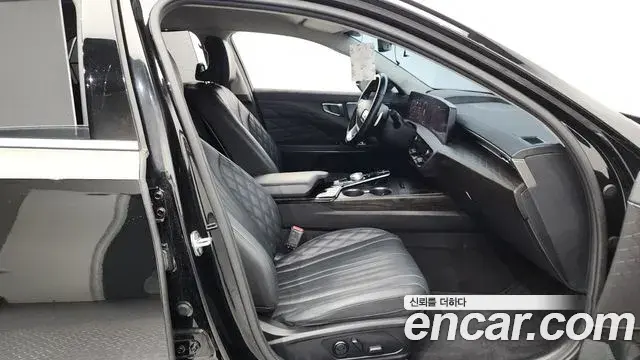 Kia K8 2021 — Photo 2/20