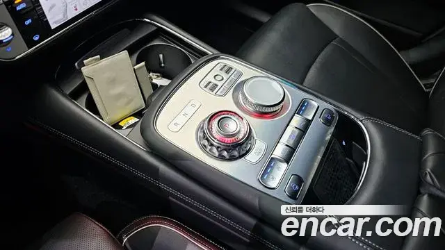 Genesis G90 2022 — Photo 10/20